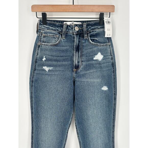 Hollister NWT Curvy Ultra High Rise Mom Jean Size 000S - Picture 2 of 11
